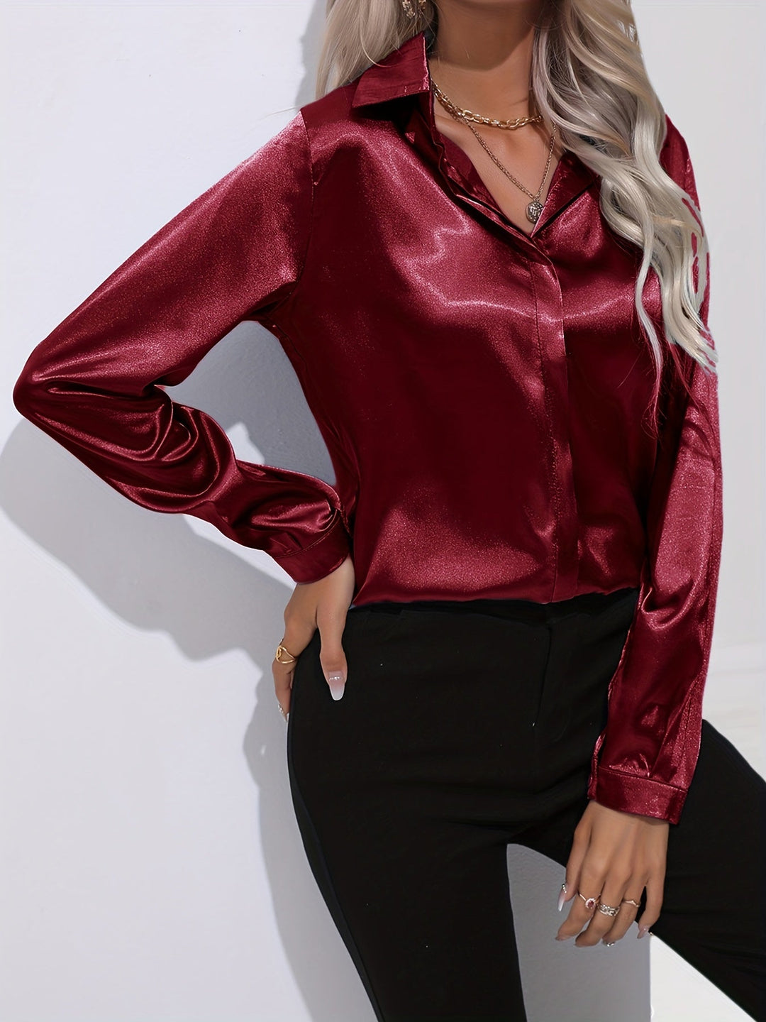 Élégance éclatante d'automne : blouse en satin chic pour femmes de Zariah