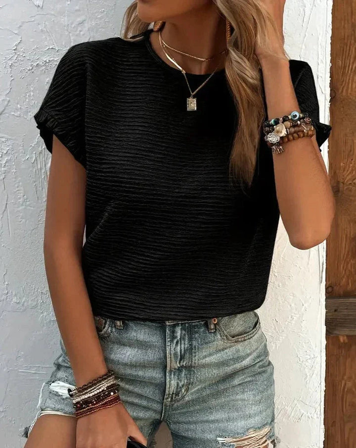 Jinky - Stylish cute T-shirt with crew neck and short sleeves for women