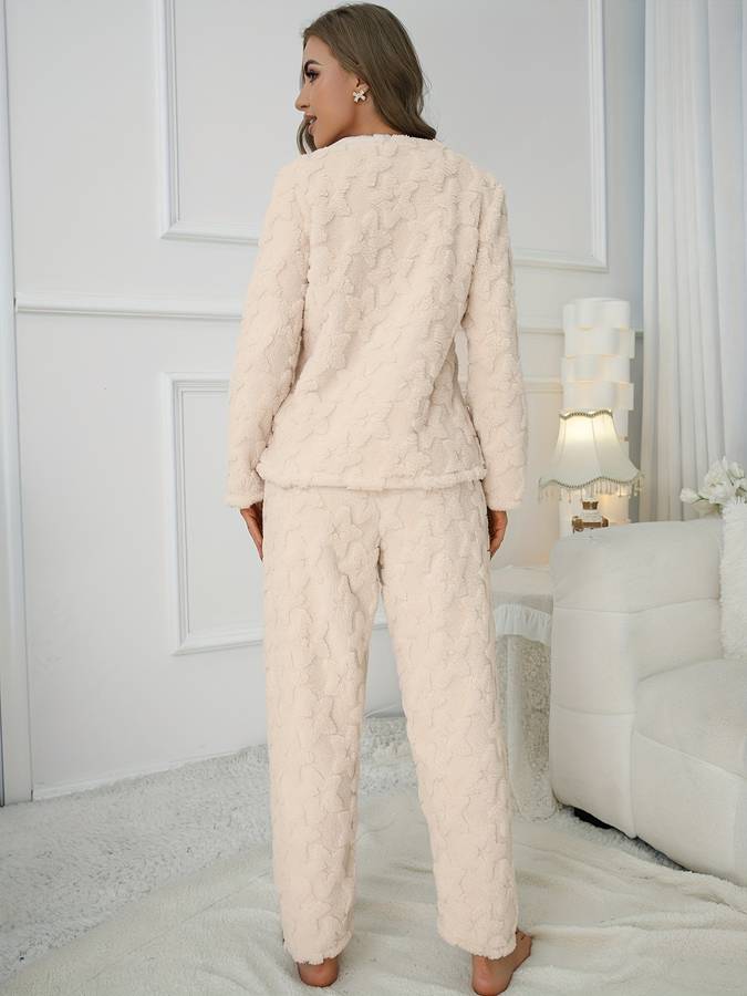 Dolores - Elegant white plush set with enchanting star pattern for women