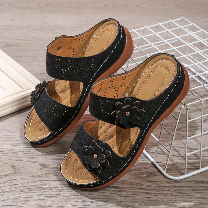 Malia - Sandales élégantes et confortables pour femmes avec motif floral et talon compensé