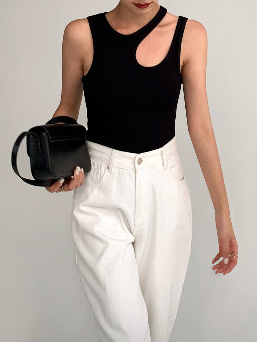 Rita - Stylish tank top with neckline for women