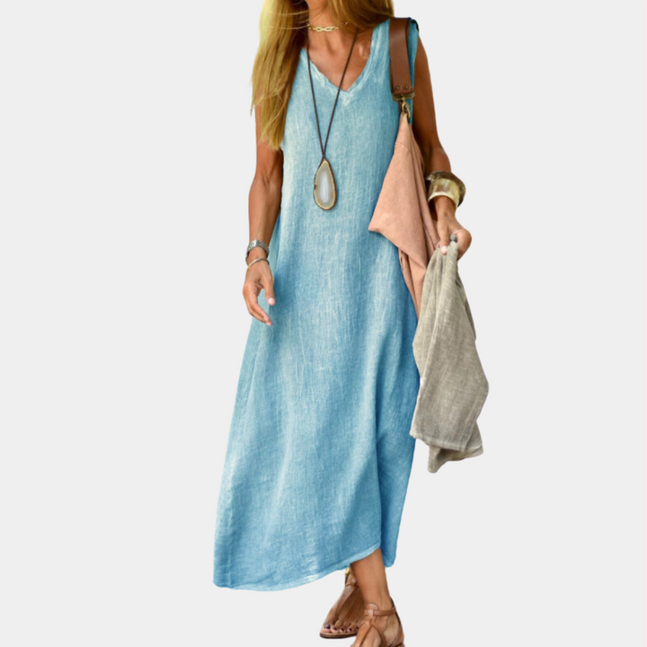 Trendy maxi dress for women with V-neck for a casual look
