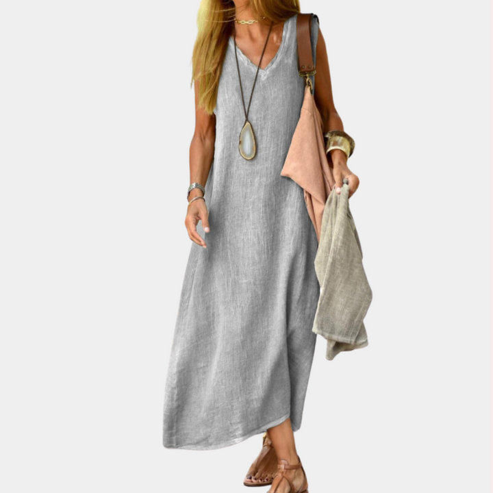 Trendy maxi dress for women with V-neck for a casual look