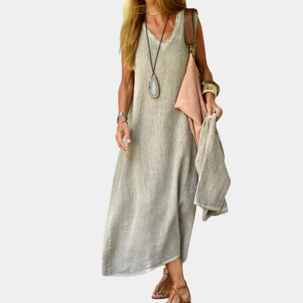 Trendy maxi dress for women with V-neck for a casual look