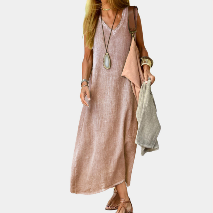 Trendy maxi dress for women with V-neck for a casual look