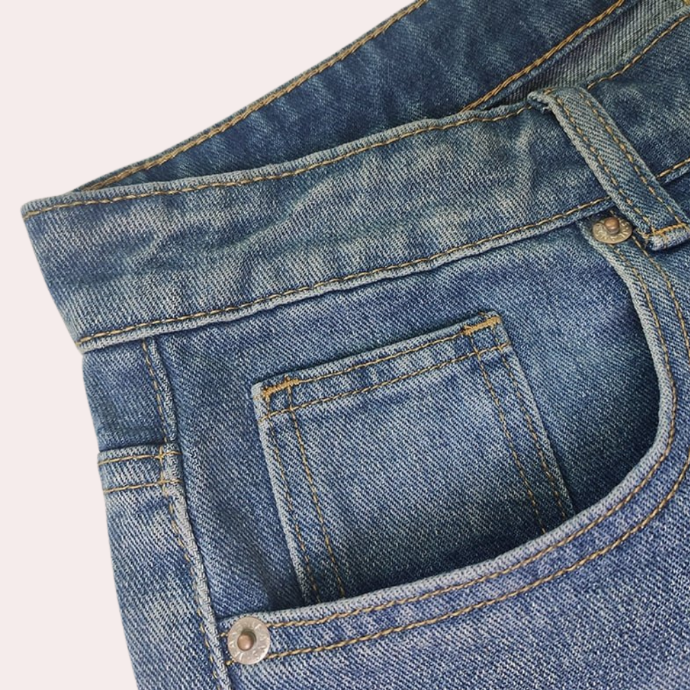 Ultra-comfortable women's jeans for a perfect fit