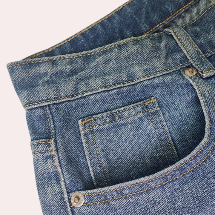 Ultra-comfortable women's jeans for a perfect fit