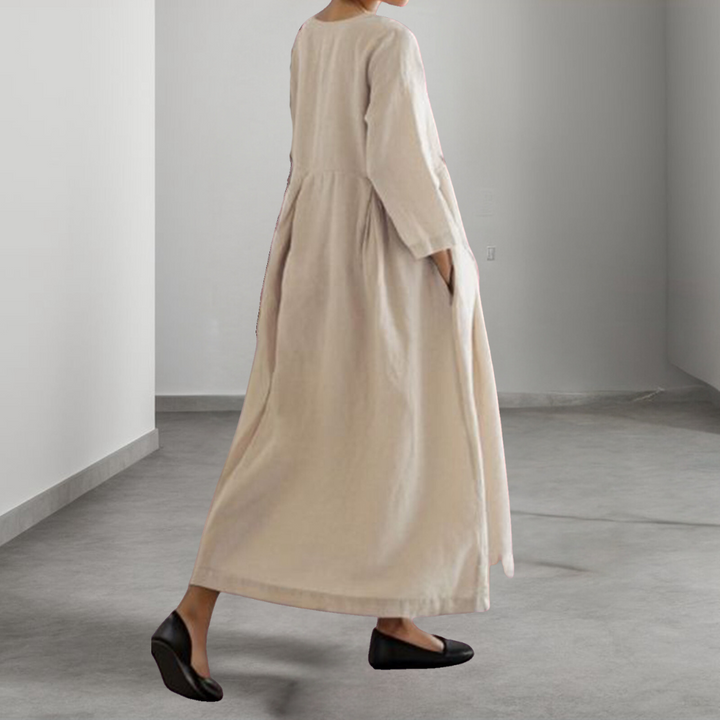 Fashionable and comfortable, loose-fitting women's dress for any occasion