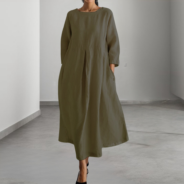 Fashionable and comfortable, loose-fitting women's dress for any occasion