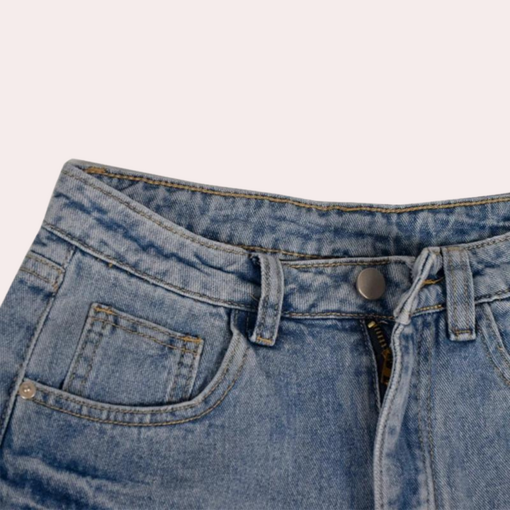 Découvrez les shorts en denim tendance d'Ondine pour femmes
