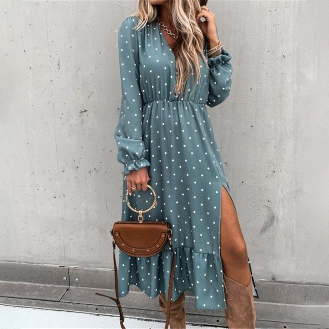 DARIA - Trendy casual dress with a seductive slit