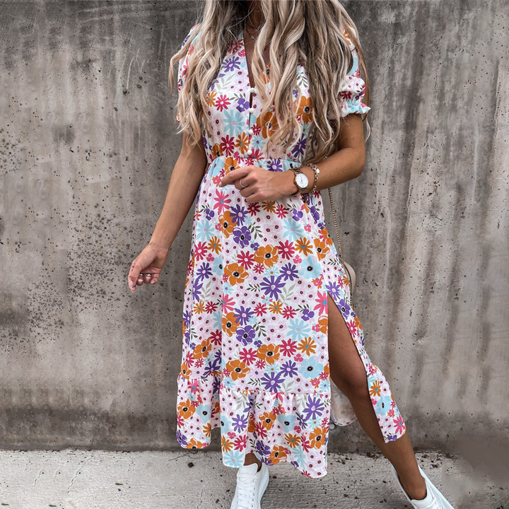 DARIA - Trendy casual dress with a seductive slit