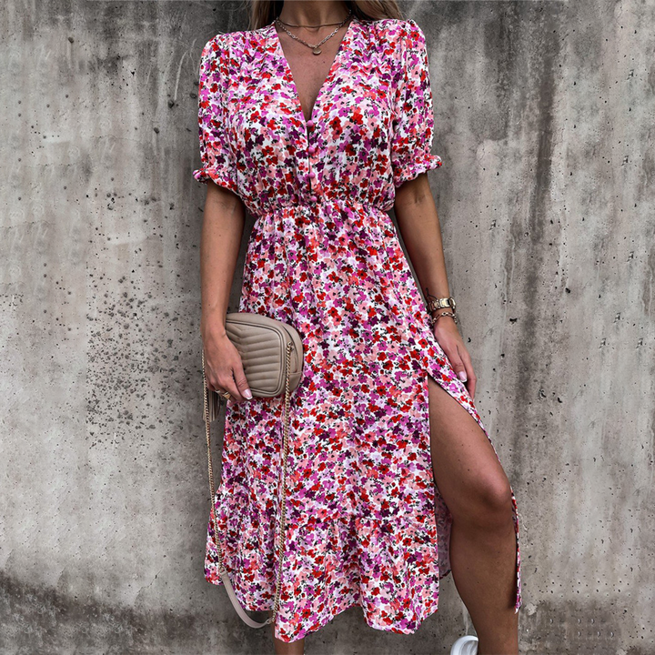 DARIA - Trendy casual dress with a seductive slit