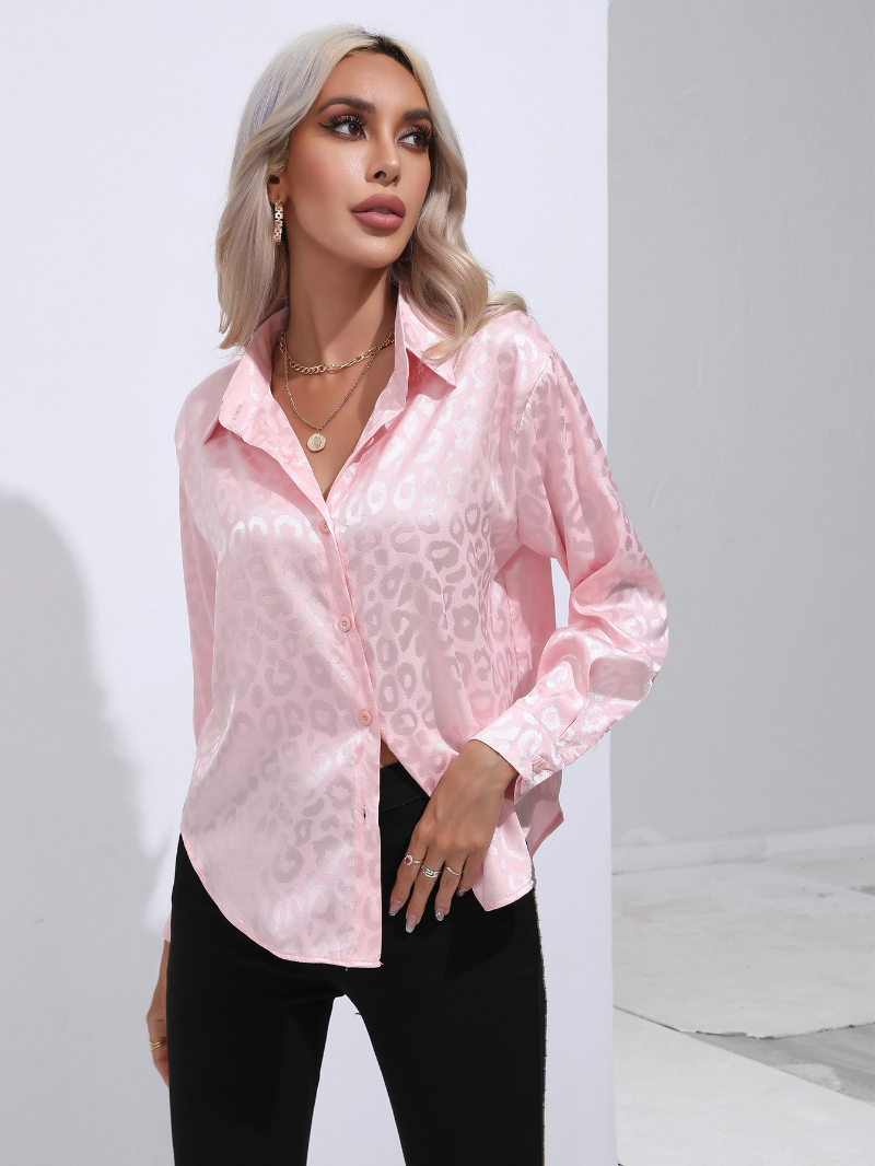 Michelle - Elegante und bequeme Satinbluse mit trendigem Panther-Print für Frauen
