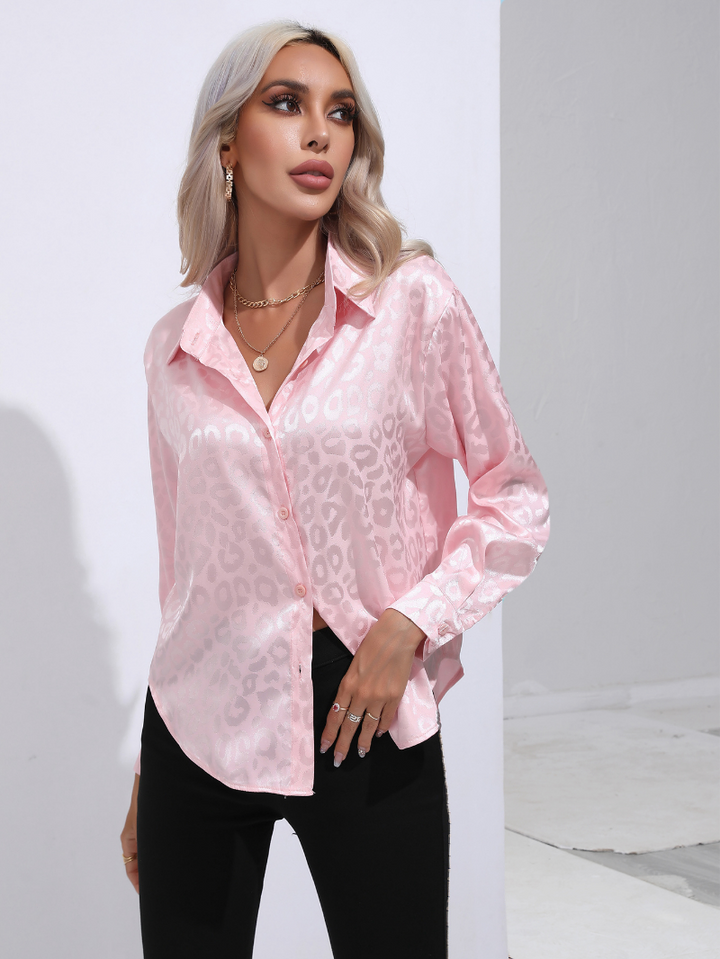Michelle - Elegante und bequeme Satinbluse mit trendigem Panther-Print für Frauen