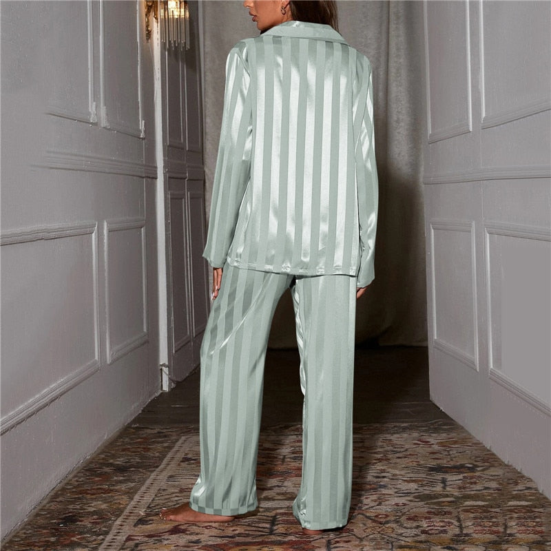 Pia - Pyjama en soie élégant pour femmes
