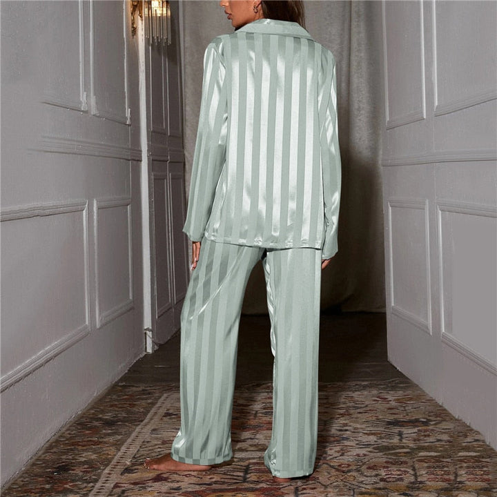 Pia - Pyjama en soie élégant pour femmes