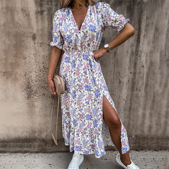 DARIA - Trendy casual dress with a seductive slit
