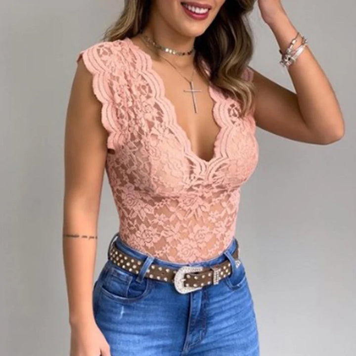 Esme - Stylish sleeveless blouse with slim fit for women