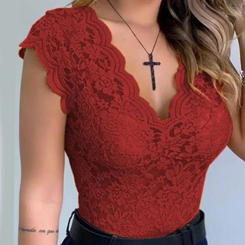 Esme - Stylish sleeveless blouse with slim fit for women