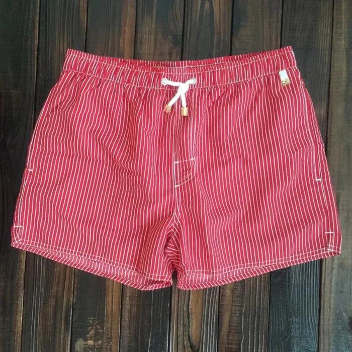 Stylish classics: summer swim shorts by Geurt
