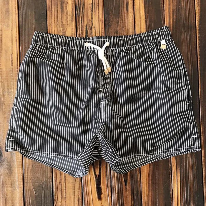 Stylish classics: summer swim shorts by Geurt